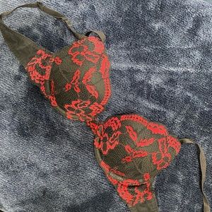 Red and black lace bra - LaSenza 32B